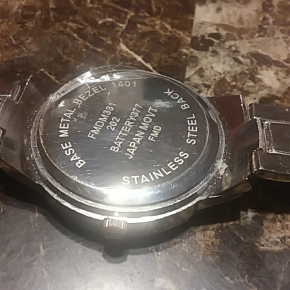 Watch - Picture 2 of 3